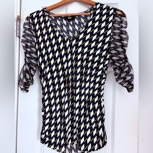 DKNY Black and White Diamond Pattern Blouse